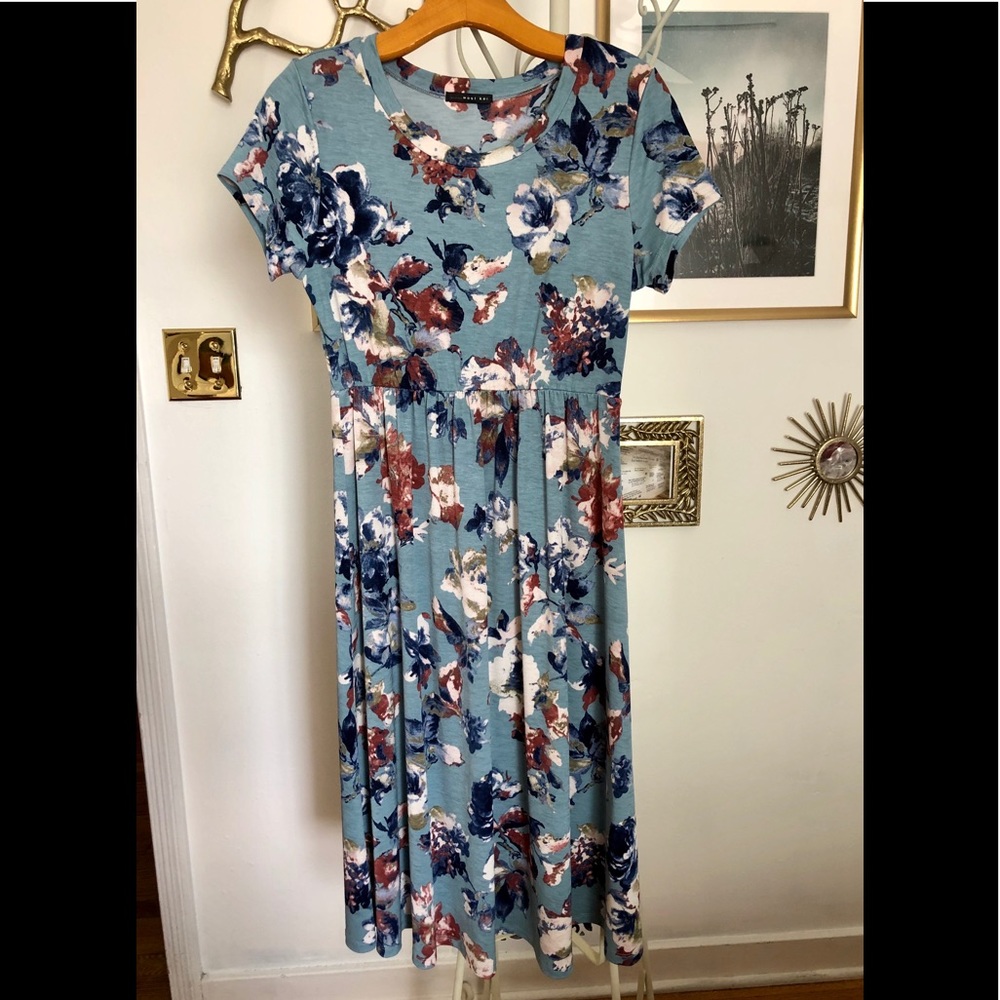 Short sleeved floral dress